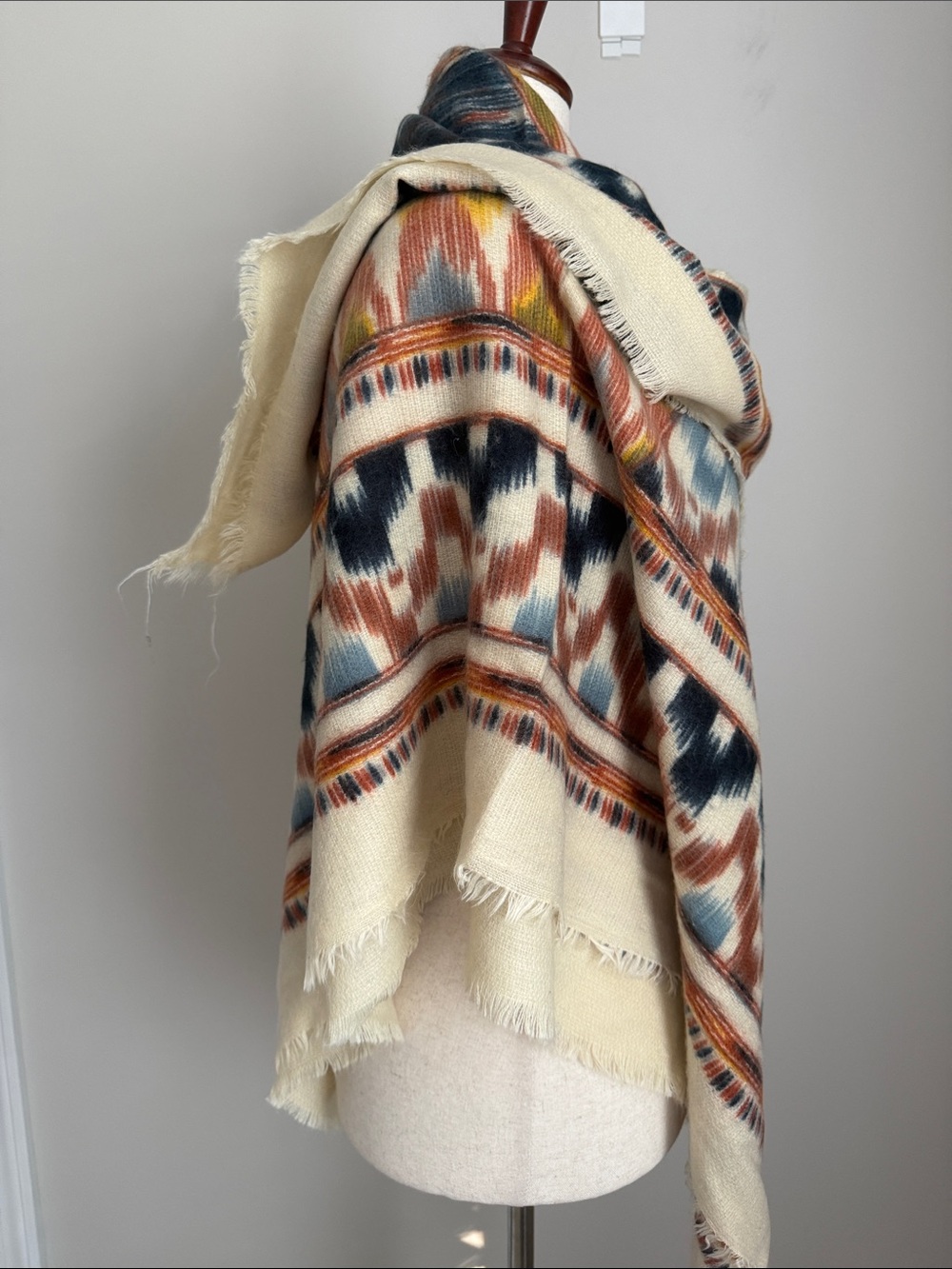 Tres Luxe Lofty Oversized Southwestern Ikat Blanket Print Wrap Scarf 57” Fringe - Picture 3 of 6